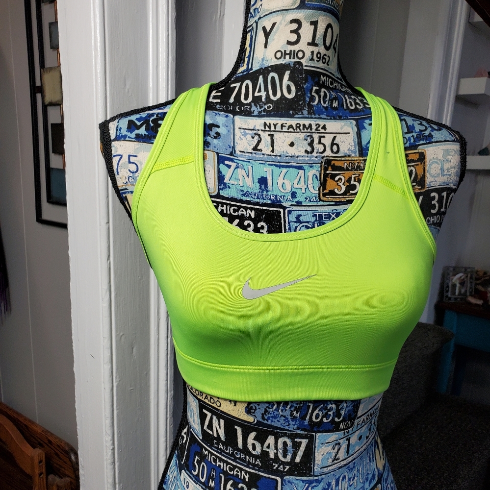 NIKE~ NEON YELLOW SPORTS BRA!